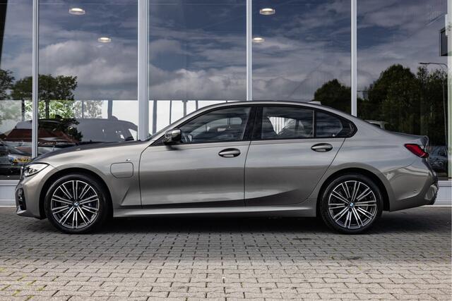 BMW 3-SERIE 330e High Executive M-sport | Leder | Camera