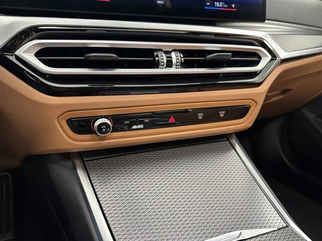 BMW 3-SERIE Touring 330e xDrive | Cognac bekleding | Panoramadak | Head-up-D
