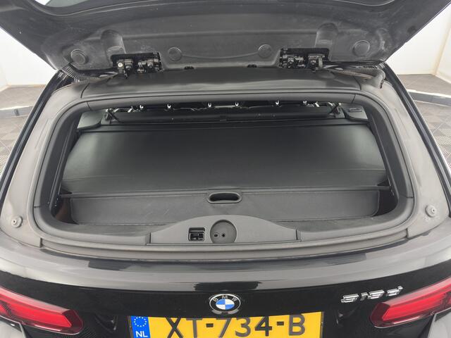 BMW 3-SERIE Touring 318d M-Sport Edition Aut. *LEATHER | FULL-LED | HEATED-SPORTSEATS | CAMERA | DIGI-COCKPIT | HIFI-SOUND | NAVI-FULLMAP | ECC | PDC | CRUISE | KEYLESS | TOWBAR | 17''ALU*