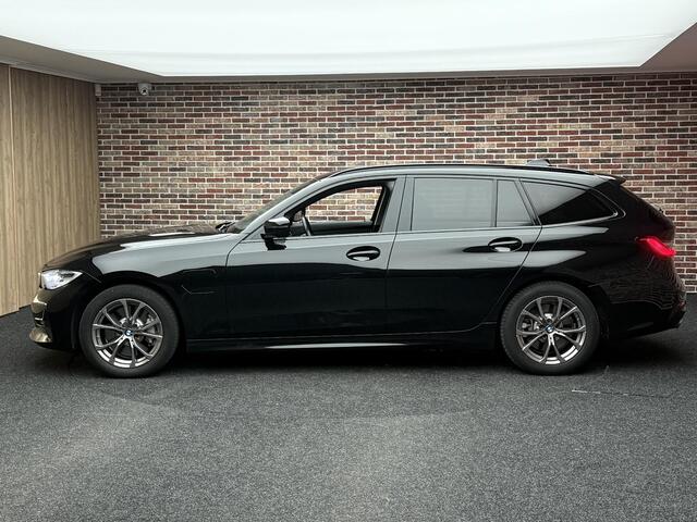 BMW 3-SERIE Touring 330e Business Edition Plus