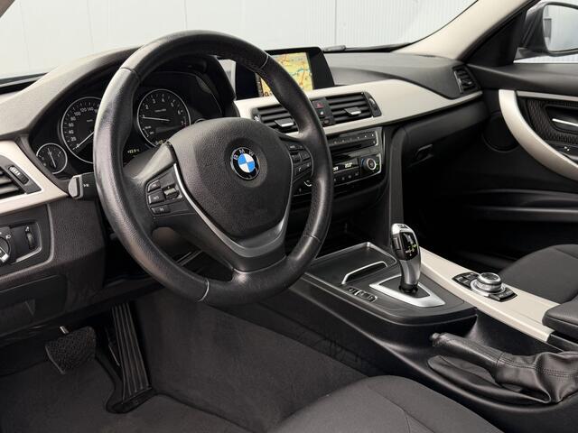 BMW 3-SERIE Touring 318i Executive Automaat Navigatie/18inch.