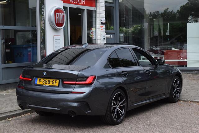 BMW 3-SERIE 320e M-pakket|Laser|19"|Dak|ACC|Cam|Trekhaak