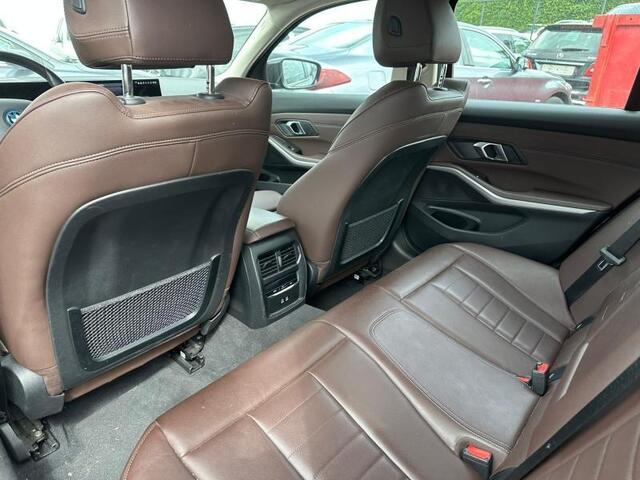 BMW 3-SERIE Touring 320e PHEV Leder | Park Assist | Carplay/Android