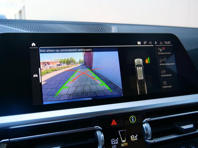 BMW 3-SERIE Touring 318i High Executive Edition 157 Pk Automaat Navi / DAB / Apple Carplay / Leer / M-pakket