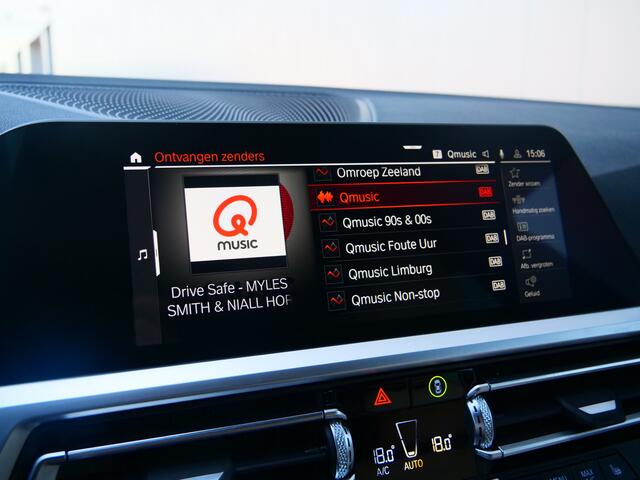 BMW 3-SERIE Touring 318i High Executive Edition 157 Pk Automaat Navi / DAB / Apple Carplay / Leer / M-pakket