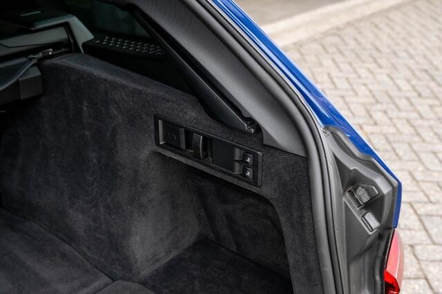BMW 3-SERIE 330 330e Touring M Sport | Panorama | Head-Up | Laser | ACC | Memory | Stoel/Stuurverw. |