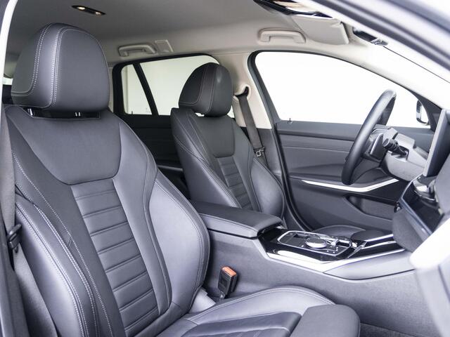 BMW 3-SERIE Touring 320e | Entertainment Pack | Comfort Pack | 17 inch | Comfort Access | Elektrisch verstelbare stoelen | Sportstoelen | HiFi | Stoelverwarming