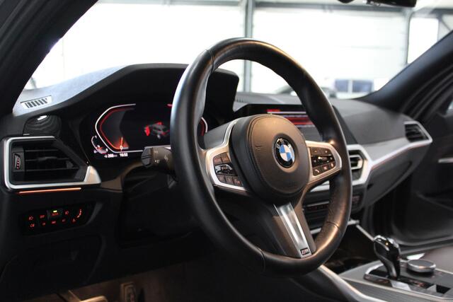 BMW 3-SERIE Touring 330i M Sport | Pano | Apple Carplay | Sfeerverlichting | LED