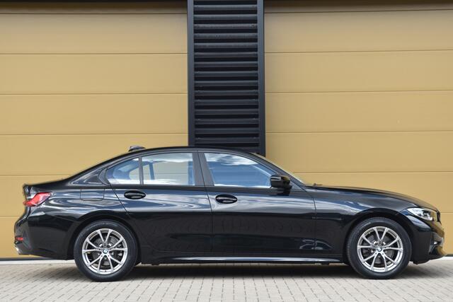 BMW 3-SERIE 320i High Executive Edition * Sportstoelen * Trekhaak * Leder * Stoelverwarming *