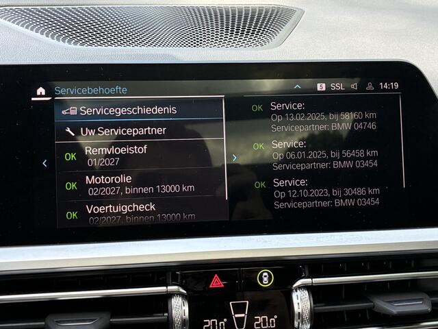 BMW 3-SERIE Touring 330e High Executive / Sport Line / Safety-Pack / Comfort Access pakket / Stoelverwarming / Elektrische achterklep / Elektrisch schuif-/kanteldak /