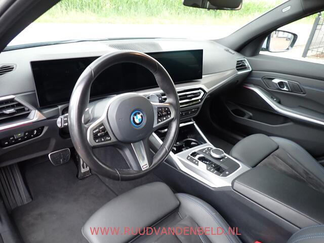 BMW 3-SERIE Touring 320e / TREKHAAK / FACELIFT WIDESCREEN / CARPLAY / SPORTSTOELEN