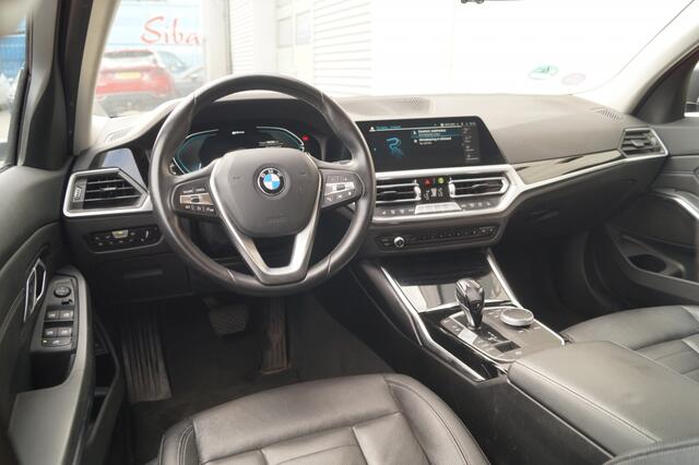 BMW 3-SERIE Touring 320e PHEV Business Edition Plus -LEER-ECC-NAVI-