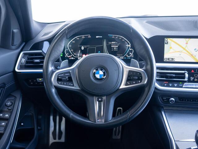 BMW 3-SERIE Sedan 330e | M Sportpakket | Comfort Access | Stoelverwarming | HiFi System | 19 inch | Elektrisch verstelbare stoelen