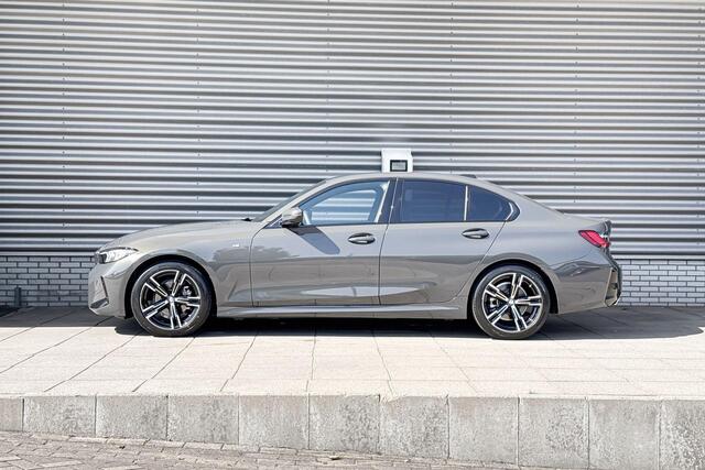 BMW 3-SERIE Sedan 318i