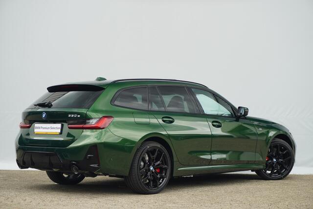 BMW 3-SERIE Touring 330e | M Sportpakket Pro | Panoramadak | Harman Kardon | Driving Assistant Professional | M Sportstoelen