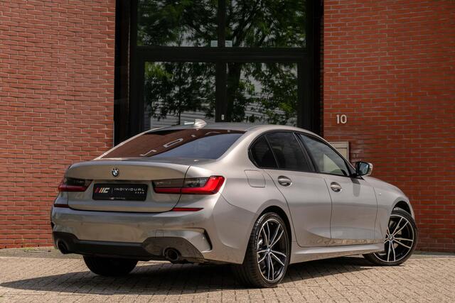 BMW 3-SERIE 320i Executive Edition M-Sport Head-Up Orig NL