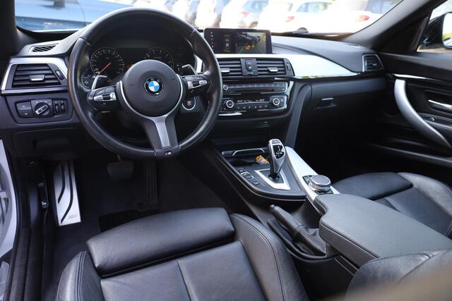 BMW 3-SERIE GT Gran Turismo 320i High Executive Edition M-Sport PANO STOELVERW. CAMERA LEER ELEC-KLEP DAB NAVI CRUISE CLIMA 2XPDC 19''LMV NAP
