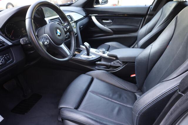 BMW 3-SERIE GT Gran Turismo 320i High Executive Edition M-Sport PANO STOELVERW. CAMERA LEER ELEC-KLEP DAB NAVI CRUISE CLIMA 2XPDC 19''LMV NAP