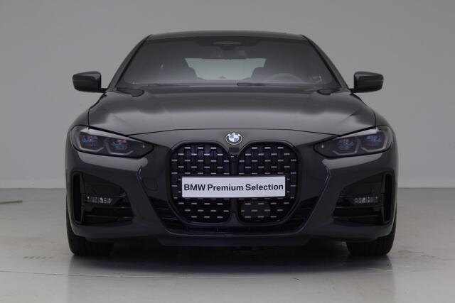 BMW 4-SERIE Coupé 420i M-Sport Pro | 19" | Personal CoPilot Pack | Schuifdak | Parking assistant plus