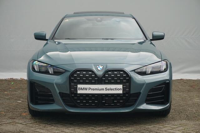 BMW 4-SERIE Gran Coupe 420i | M Sportpakket Pro | Glazen schuif-/kanteldak | Stuur- en stoelverwarming | Active Cruise Control | Head-Up Display | HiFi System | 19" M Y-Spaak