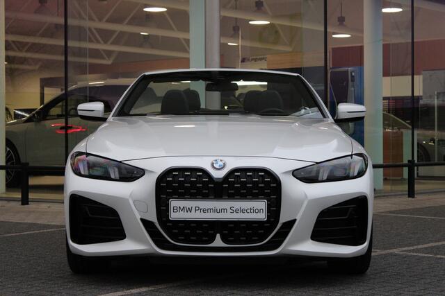 BMW 4-SERIE Cabrio 430i xDrive M Sport Automaat / Achteruitrijcamera / M Sportonderstel / Comfort Access / Adaptieve LED / / Stoelverwarming / Widescreen Display