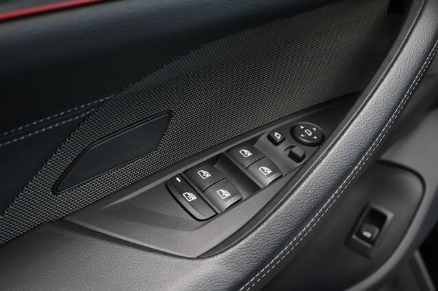 BMW 4-SERIE M440i xDrive 375pk | Carbon | Schuifdak | Leder | H&K