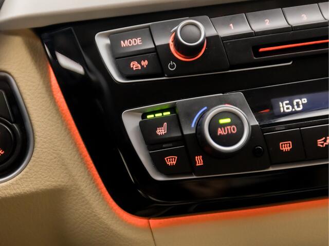 BMW 4-SERIE Gran Coupé 418i High Executive Sport Automaat (GROOT NAVI, CLIMATE, LEDER, SFEERVERLICHTING, STOELVERWARMING, SPORTSTOELEN, GETINT GLAS, PARKEERSENSOREN, CRUISE, NIEUWE APK, NIEUWSTAAT)