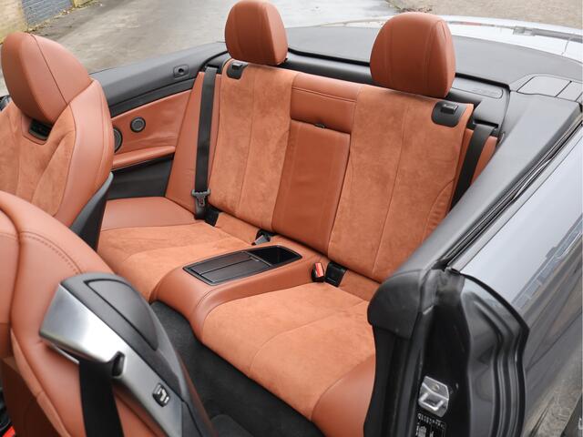 BMW 4-SERIE Cabrio 440i xDrive High Executive | M Sport | 6-cilinder | Org. NL | Harman/Kardon | Uniek interieur | Nekverwarming |