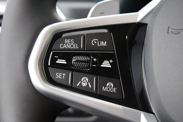 BMW 4-SERIE Coupé 420i High Executive M Sport Automaat / Schuif-kanteldak / Parking Assistant Plus / Comfort Access / M Sportonderstel / Live Cockpit Professional