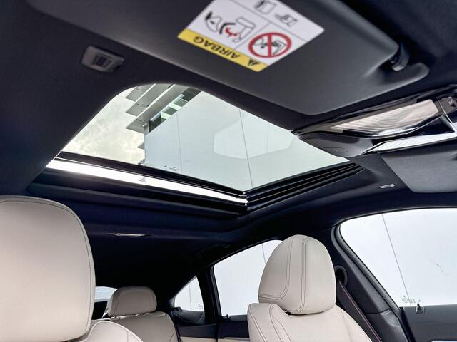 BMW 4-SERIE Gran Coupé 420i High Executive M Sportpakket Pro / Harman Kardon / Glazen Schuifdak / Comfort Access / Elektrisch Verstelbare Stoelen / Adaptieve Cruise / Comfort Acces / 19 Inch