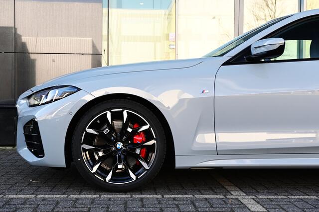BMW 4-SERIE Coupé 420i M Sport Automaat / Schuif-kanteldak / Achteruitrijcamera / M Sportonderstel / Comfort Access / Stuurverwarming / Adaptieve LED / Widescreen Display / Stoelverwarming