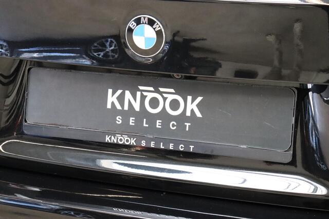 BMW 4-SERIE Cabrio 430i High Executive M Sport Pakket Automaat / Navigatiesysteem Professional / Stuurwielverwarming / M Sportremsysteem / Leder / Achteruitrijcamera / Head-Up Display / Multifunctioneel Instrumentendisplay / Adaptieve LED-koplampen / Stoelverwarming 