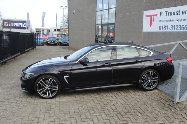 BMW 4-SERIE Gran Coupé 420i High Executive M-pakket/Panoramadak/Stoelverwarming/Head-Up display/Harman kardon/DAB/Lederen bekleding/Achteruitrijcamera/19 Inch