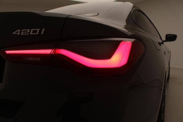 BMW 4-SERIE Gran Coupé 420i M-Sport | High Executive | Stoelverwarming | Hifi | Voorbereiding Driving Assistance | BMW Individual Dravitgrau