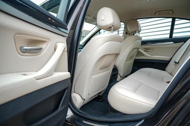 BMW 5-SERIE 520i Business Leer Navigatie PDC Stoelverw. Cruise