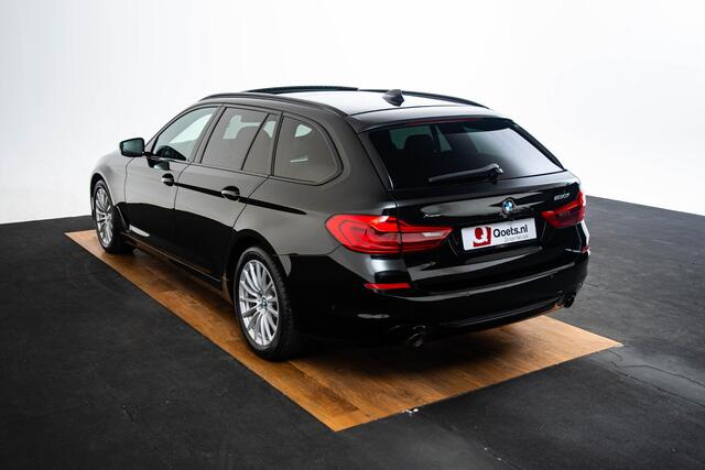 BMW 5-SERIE Touring 530i xDrive High Executive Sportline - Panoramadak - Soft close - Comfort Access - Parking/Driving Assistant - Active Protection - Comfortstoelen - Elektrisch verwarmde voor/achterstoelen -