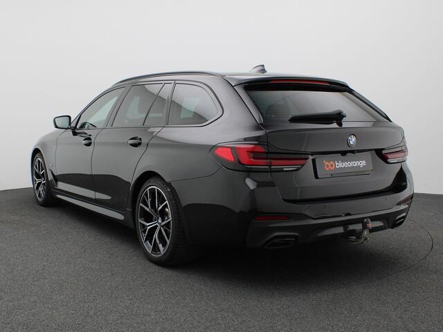 BMW 5-SERIE Touring 520i Business Edition Plus 184PK AUT8 M-Sport, Pano-Schuifdak, Laser-LED Koplampen, Stoelventilatie, Memorystoelen, Navi, Keyless, Achteruitrijcamera, Cruise Controle, Trekhaak, 19" LM Velgen