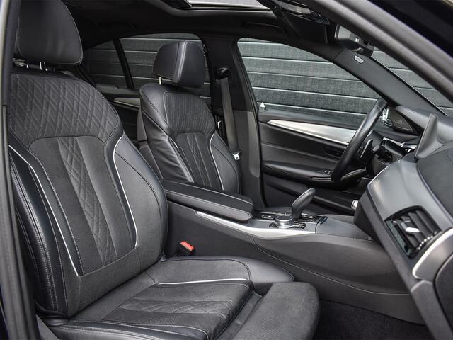 BMW 5-SERIE 530e iPerformance HIGH EXECUTIVE | M-SPORT | SCHUIF-/-DAK | SHADOW-LINE | HEAD-UP | COMFORT SEATS+MEMORY | HARMAN-/-KARDON | 360 CAMERA | ACTIVE CRUISE | AMBIANCE INTERIEUR | COMFORT ACCESS | SOFT-CLOSE | ADAPTIVE LED |