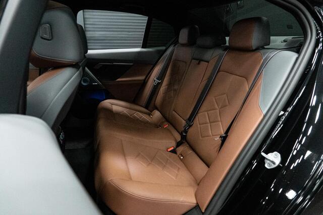 BMW 5-SERIE 550e xDrive *M-Sport Pro / Bowers & Wilkins / Panorama / HUD / Memory*