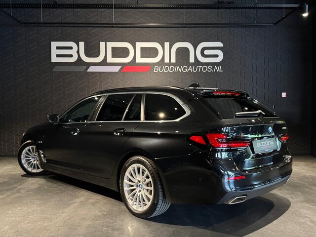 BMW 5-SERIE Touring 530e Business Ed Plus | Trekhaak | Pano | Camera |