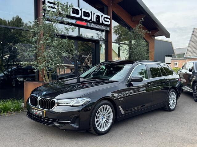 BMW 5-SERIE Touring 530e Business Ed Plus | Trekhaak | Pano | Camera |