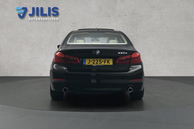 BMW 5-SERIE 530e iPerformance eDrive Edition | Schuifdak | Lederen bekleding | stoelverwarming | Parkeersensoren | Cruise control