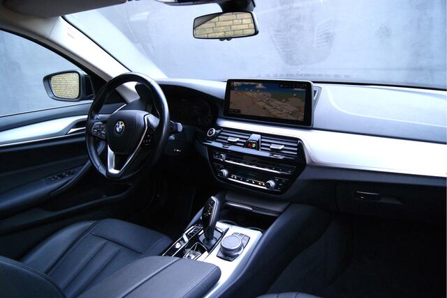 BMW 5-SERIE Touring VERWACHT! 530e 292PK Facelift Carplay/Wegkl-trhk/Leder/Camera Aut8