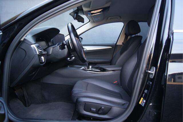 BMW 5-SERIE Touring VERWACHT! 530e 292PK Facelift Carplay/Wegkl-trhk/Leder/Camera Aut8