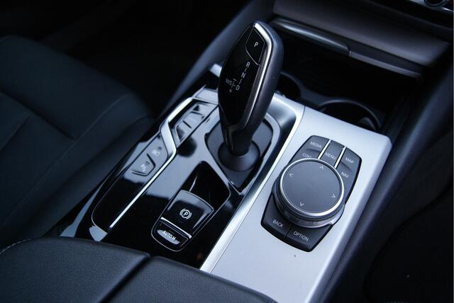 BMW 5-SERIE Touring VERWACHT! 530e 292PK Facelift Carplay/Wegkl-trhk/Leder/Camera Aut8
