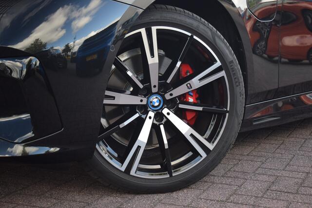BMW 5-SERIE 530e M Sport Edition | Dealer Garantie | Pano | B&W | Trekhaak Elektr.