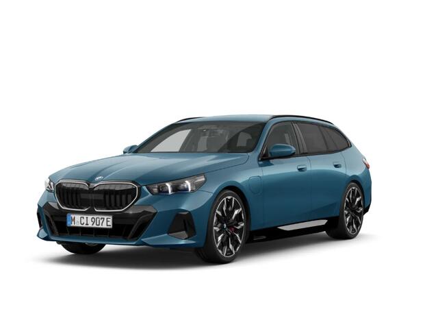 BMW 5-SERIE Touring 530e 530e | M Sportpakket Pro | Individual Lak | Innovation Pack | Comfort Pack | Travel Pack | Trekhaak