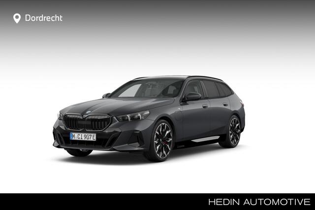 BMW 5-SERIE Touring 550e xDrive | 21 Inch | M-Sportpakket Pro | Innovation Pack | Travel Pack | Comfort pack | Panorama dak | Trekhaak