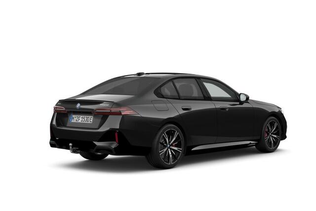 BMW 5-SERIE Sedan 550e xDrive | M Sport Pro | Innovation Pack | Travel Pack | Comfort Pack | Trekhaak