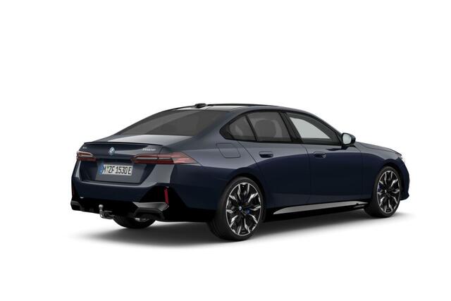 BMW 5-SERIE Sedan 550e xDrive | M Sport Pro | Innovation Pack | Travel Pack | Comfort Pack | Trekhaak